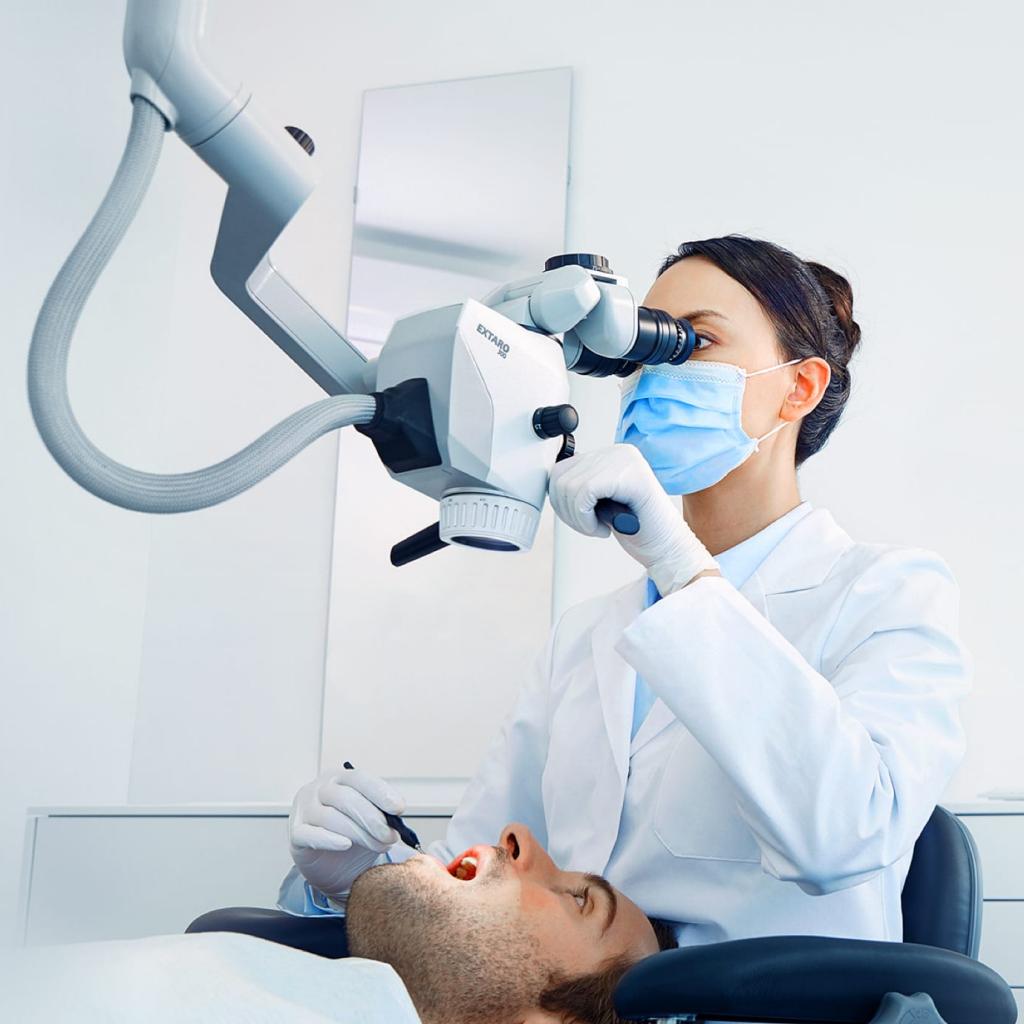 Tratamentul endodontic la microscop